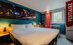 B&B HOTEL Lille Villeneuve d'Ascq Hôtel de Ville